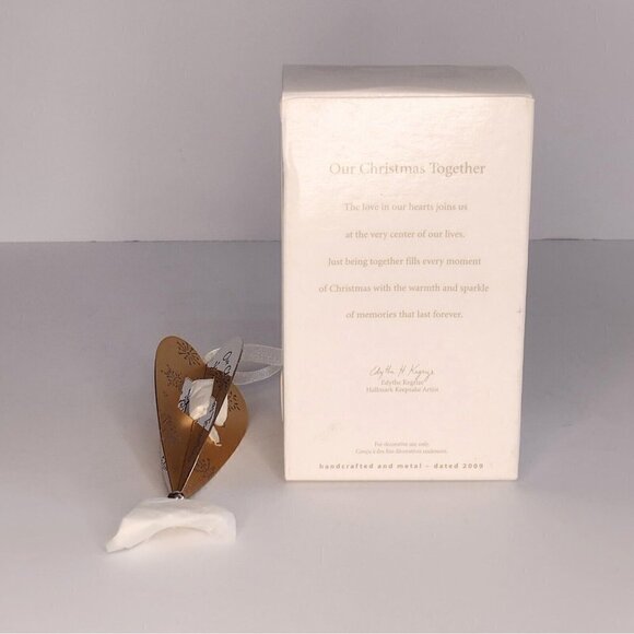 Hallmark Keepsake 2009 Our Christmas Together Christmas Tree Ornament - Picture 2 of 2
